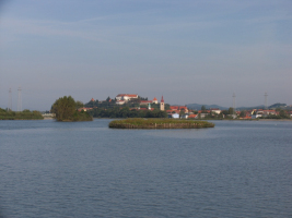 Umetni otok za gnezdenje ptic na Ptujskem jezeru