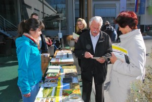 Prostovoljci so na stojnicah obiskovalce seznanjali s čarobnim svetom ptic in društvenimi aktivnostmi, foto: Gregor Domanjko