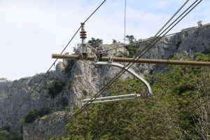 Usodni steber električne napeljave. Foto: Tomaž Mihelič